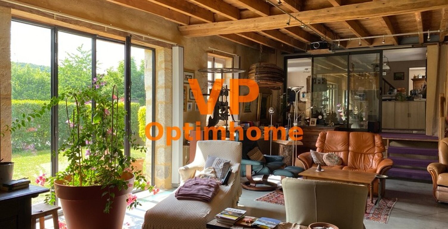   Bien rare – 274 m² – Salon 95 m² – Terrain de 4 600m² – Maison avec histoire — photo 1