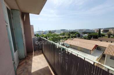 Appartement 3 pièces 812 €