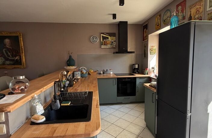 Charras. Maison en pierre de 198 m² avec gîte de 70 m² à terminer — photo 5