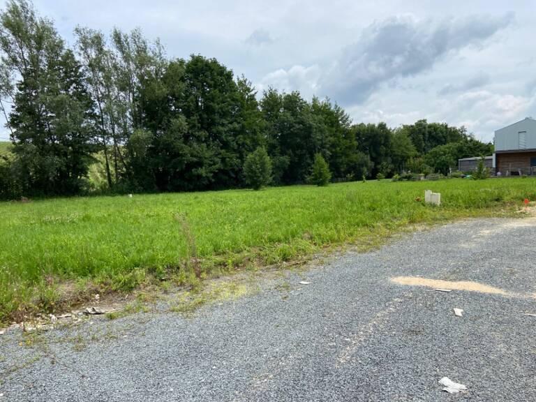Terrain à bâtir à Léognan (33850) — photo 1