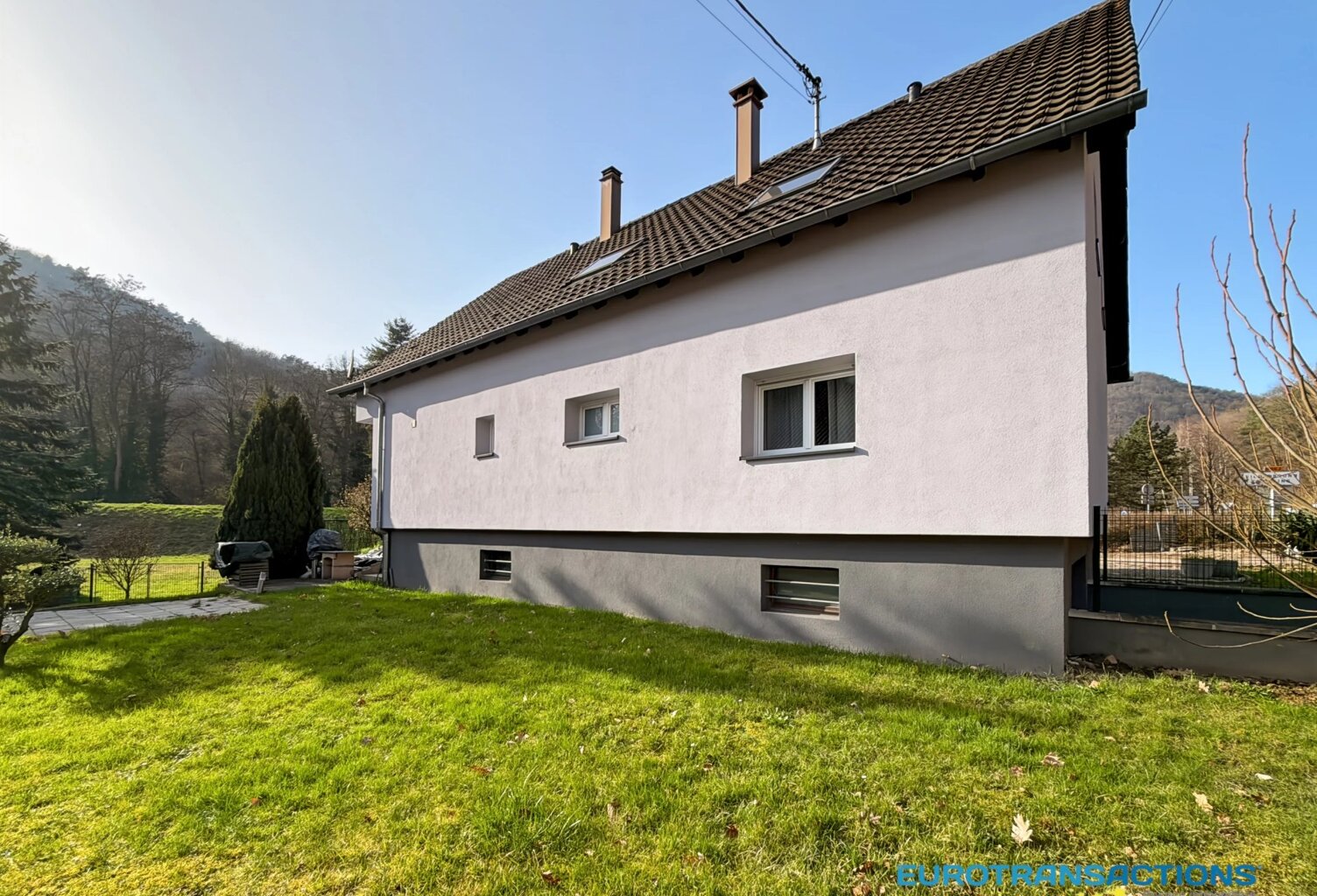 NIEDERBRONN, 2 appartements dans maison de 181 m² — photo 1