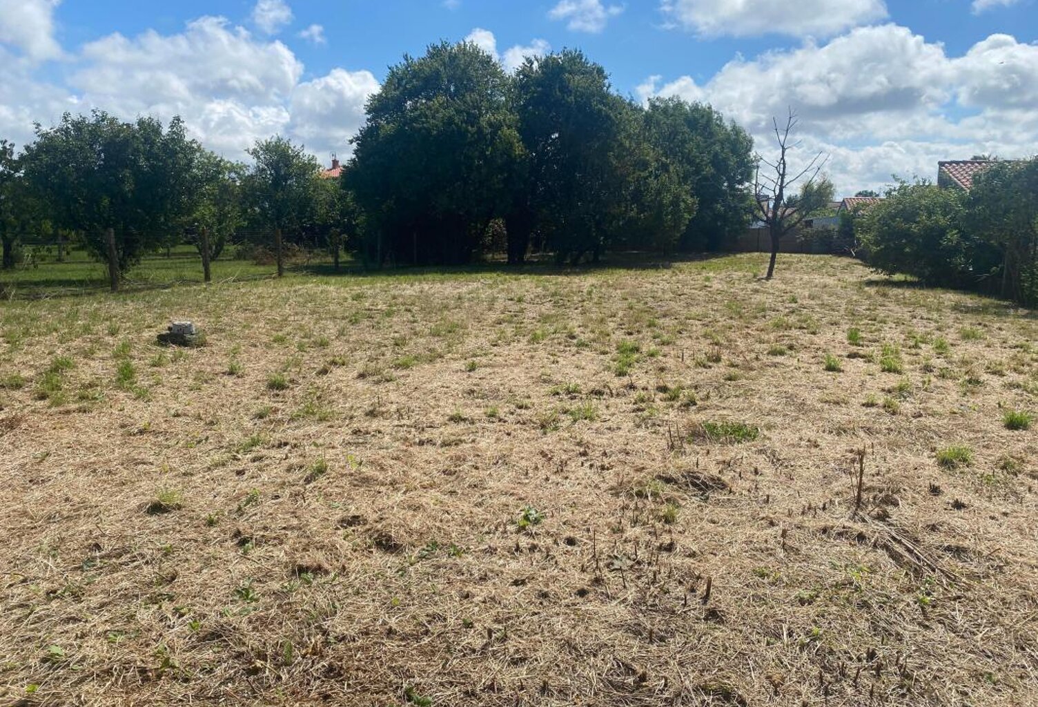 TERRAIN 1915M² A SAINT XANDRE — photo 1