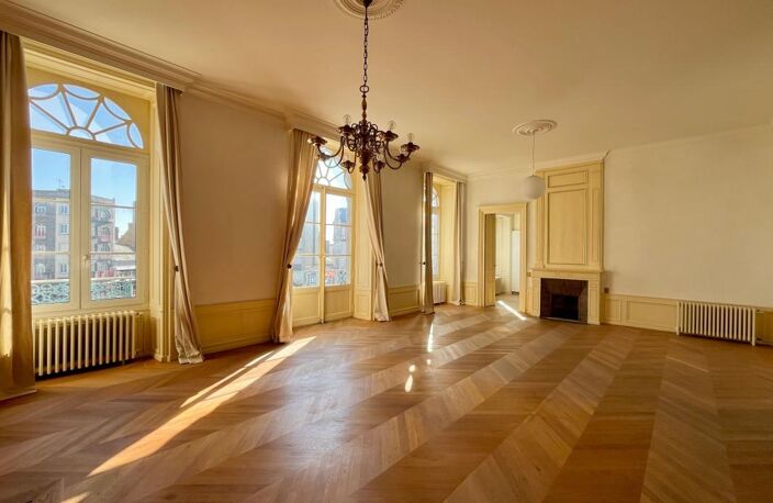 Appartement d'exception en plein-coeur de Saint-Brieuc À Vendre - T5 — photo 2