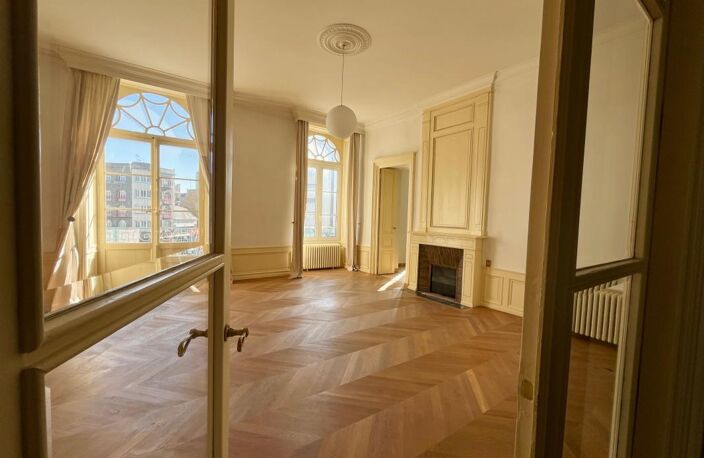 Appartement d'exception en plein-coeur de Saint-Brieuc À Vendre - T5 — photo 5