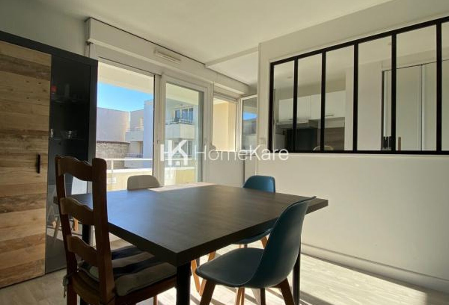 A VENDRE T2 CHARTRONS AVEC BALCON ET STATIONNEMENT — photo 1