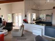 HYERES (83) Maison individuelle vue mer avec terrasse sur 5 000 m² de terrain/double garage — photo 4