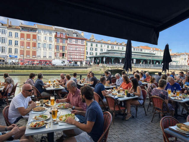 EXCEPTIONNEL – RESTAURANT EMPLACEMENT N°1 BORD DE L’EAU – BAYONNE — photo du bien