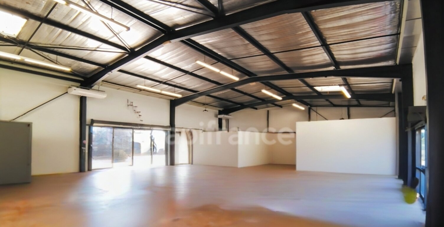 GARD (30) Nîmes (30000) Nord-EST à louer Local commercial 350 m 2, terrain 1000 m 2 Emplacement N°1 sur périphérique — photo 1