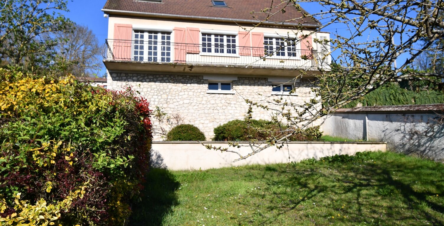 Coulombs- Maison 118 m2- 3 chambres- Sous-sol total et double garage indépendant de 34 m2 - — photo 1