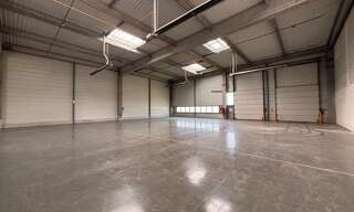 Bureau 1 Pièce 973 m² à louer à Saint-Priest (69800)