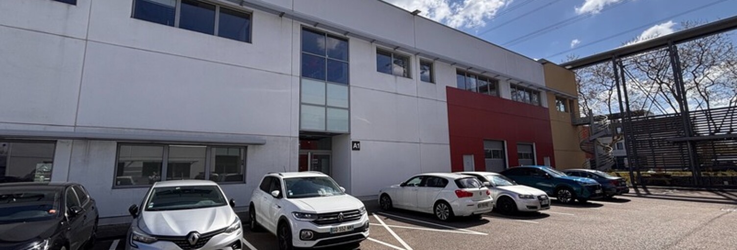 Bureau 1 Pièce 705 m² à louer à Saint-Priest (69800)