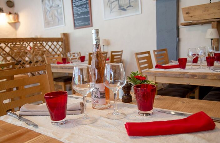 Dpt Haute Savoie (74), à vendre SALLANCHES Fdc Restaurant avec terrasse — photo 2