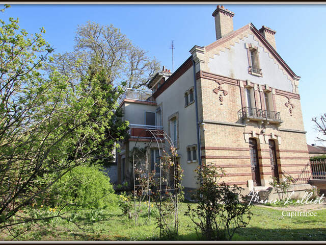 Maison à vendre 8 pièces, 167m², Pithiviers Centre, garages, 6 chambres — photo du bien
