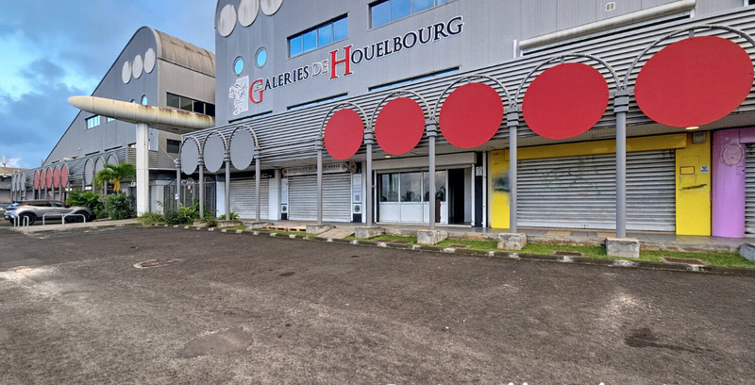 Local à louer, RDC, 69 m² avec vitrine, Galeries de Houelbourg, Jarry - Baie-Mahault — photo 1
