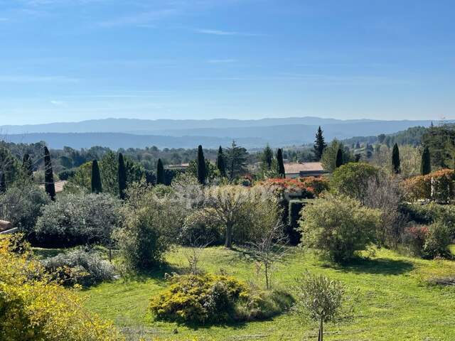 À VENDRE – Superbe maison avec vue exceptionnelle à Saint-Saturnin-lès-Apt 84490 — photo du bien