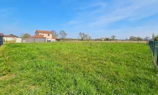 Terrain  768 m² à vendre à Bâgé-Dommartin (01380)