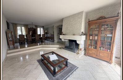 Ensemble immmobilier maison de ville et maison à rénover — photo du bien