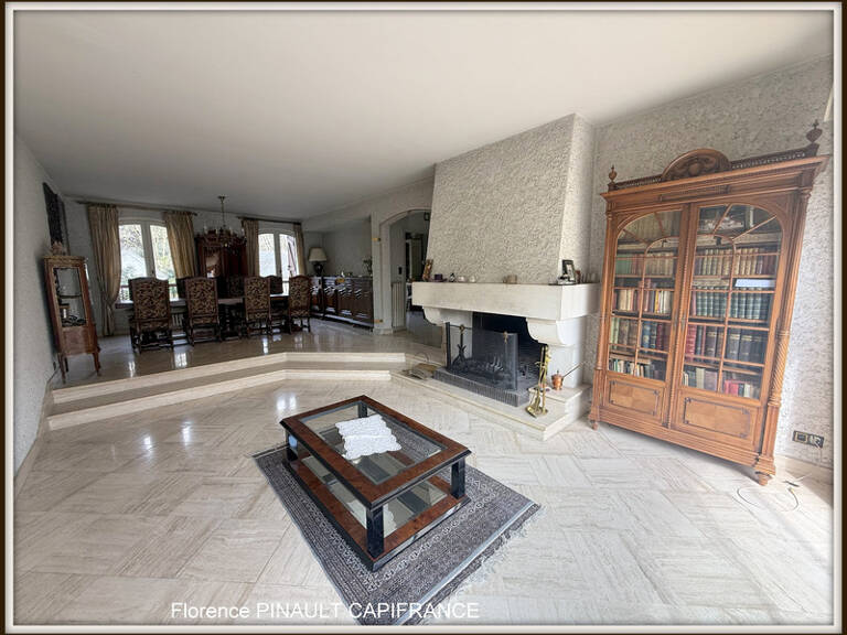 Ensemble immmobilier maison de ville et maison à rénover — photo 1