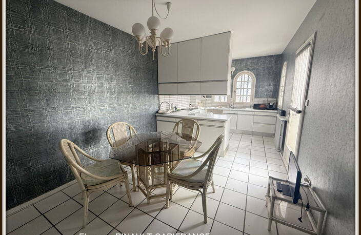Ensemble immmobilier maison de ville et maison à rénover — photo 3