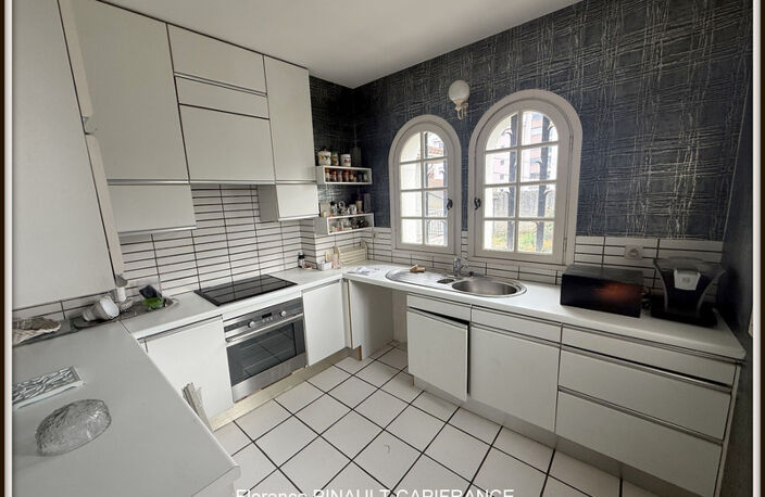 Ensemble immmobilier maison de ville et maison à rénover — photo 4