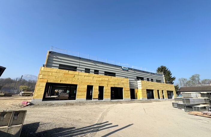 Local à vendre CHIGNIN (73) - 106,21 M2 en duplex avec stationnements — photo 5