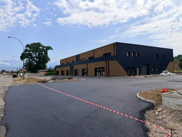 Bureau à vendre CHIGNIN (73) - 68,86M2 - 1er étage avec terrasse privative - Stationnements — photo du bien