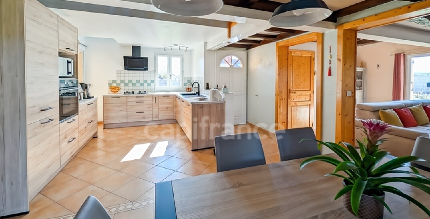 À VENDRE – UNE PROPRIÉTÉ AVEC DEUX LOGEMENTS INDÉPENDANTS– à 5 minutes de CHAUMERGY — photo 1