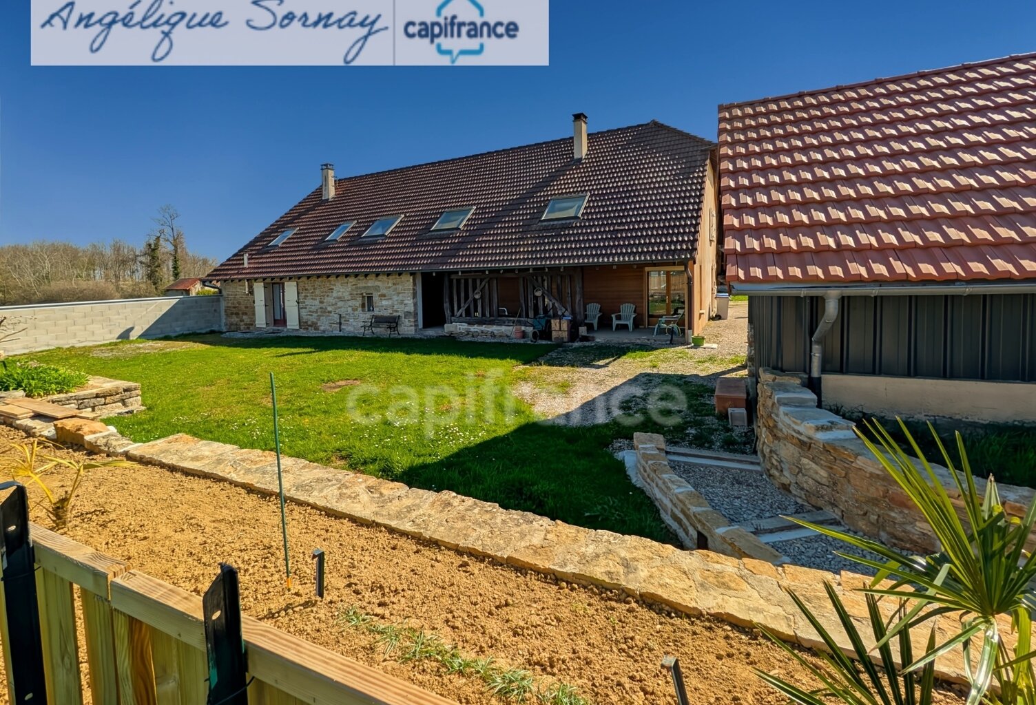 À VENDRE – UNE PROPRIÉTÉ AVEC DEUX LOGEMENTS INDÉPENDANTS– à 5 minutes de CHAUMERGY — photo 1