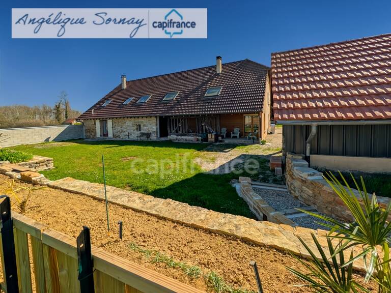 À VENDRE – UNE PROPRIÉTÉ AVEC DEUX LOGEMENTS INDÉPENDANTS– à 5 minutes de CHAUMERGY — photo 1