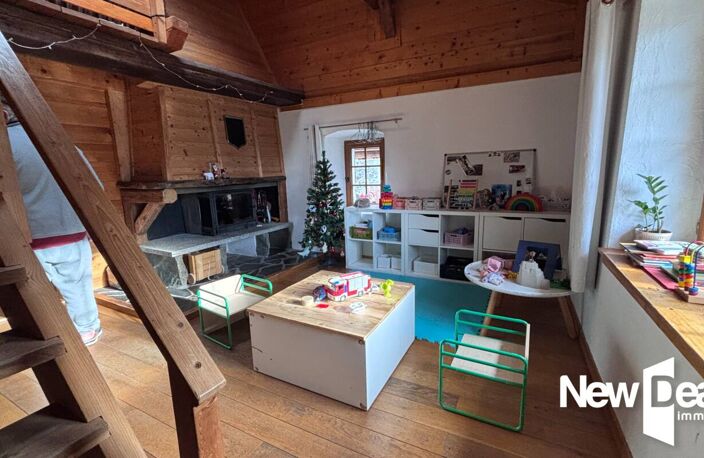 GRAND APPARTEMENT DANS MAISON DE PAYS avec travaux à réaliser  - 4 pièces - 3 CHAMBRES - TERRASSE- 2 places de parking Extérieures — photo 2