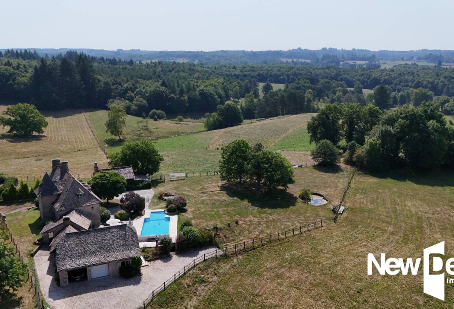 Propriété de charme en pierre – 290 m² – vue dominante – cadre d’exception — photo 1