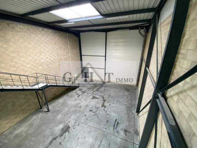 ENTREPOT 270 M² A LOUER A Epinay — photo du bien