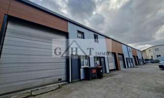 Local industriel  160 m² à louer à Stains (93240)