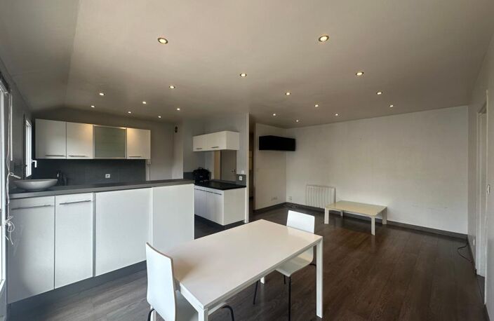F4 - 3 Chambres avec balcon et 2 parkings – Dernier étage — photo 3