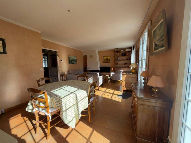 À vendre – Belle maison familiale de 7 pièces avec vue dégagée sur la campagne — photo 1