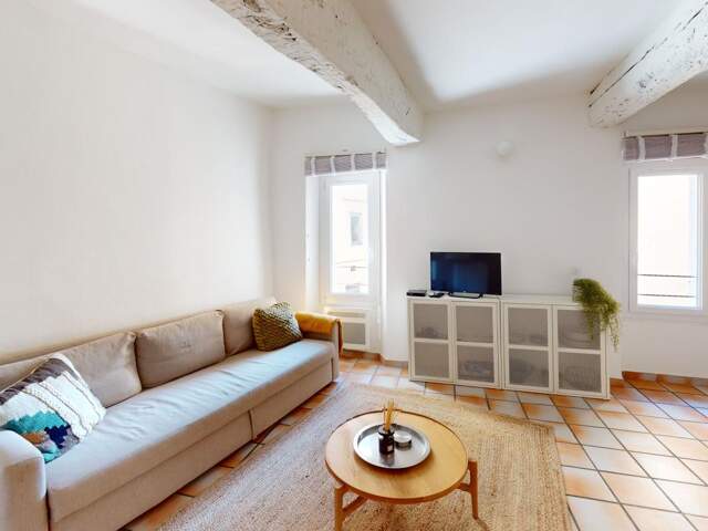 APPARTEMENT T2 EN DUPLEX REFAIT À NEUF – CENTRE HISTORIQUE DE HYÈRES (CÔTÉ OUEST) — photo du bien