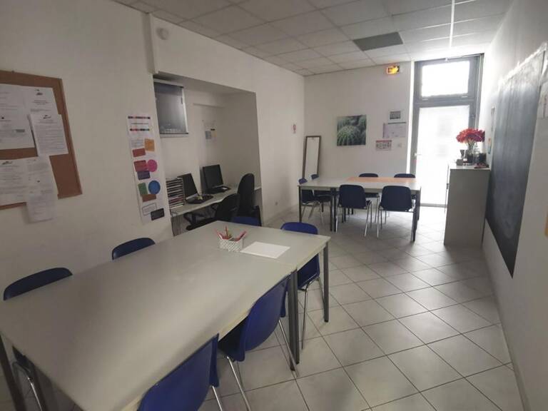 Local commercial en centre ville de Beaucaire — photo 1