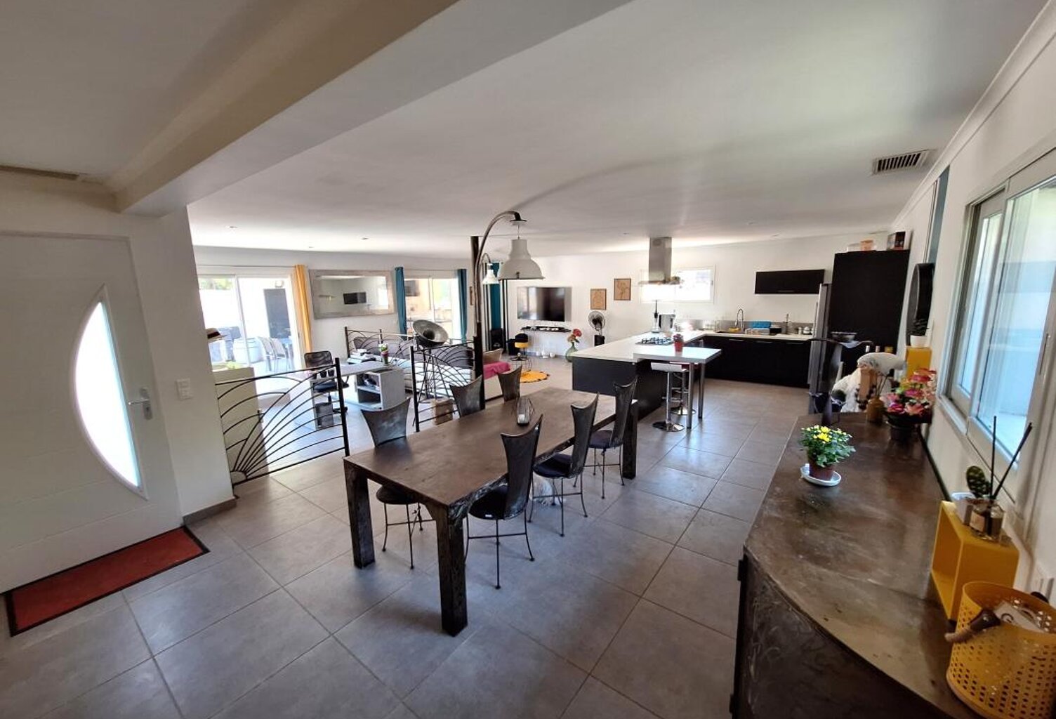 Maison 4 chambres + T2 indépendant, sur 1283m2 de terrain — photo 1