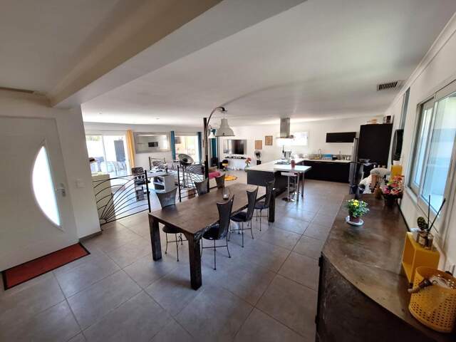 Maison 4 chambres + T2 indépendant, sur 1283m2 de terrain — photo du bien