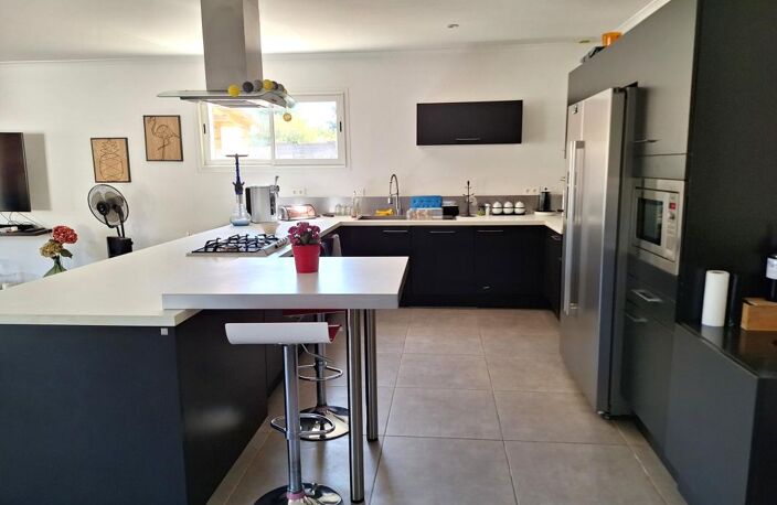Maison 4 chambres + T2 indépendant, sur 1283m2 de terrain — photo 2