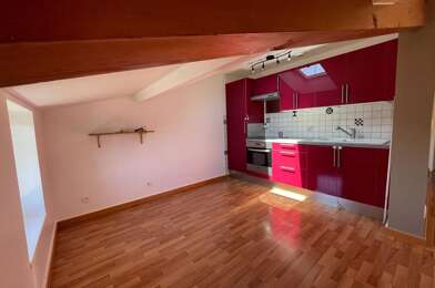 Appartement 3 pièces 812 €