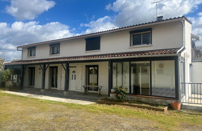 T4 de 125 m² plain pied  avec piscine et 600m² de jardin — photo 2