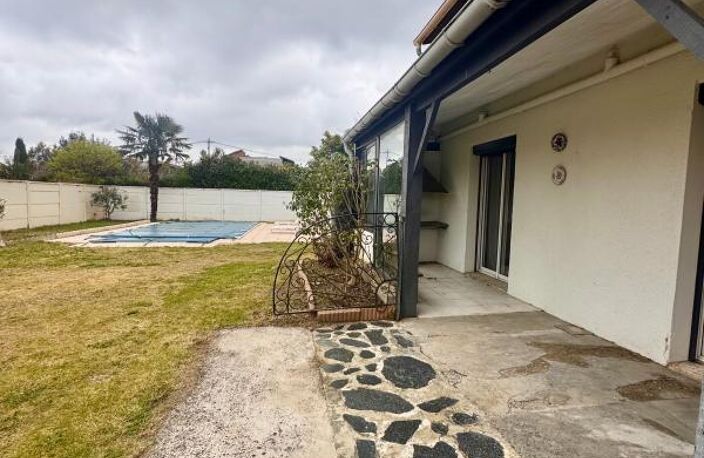 T4 de 125 m² plain pied  avec piscine et 600m² de jardin — photo 3