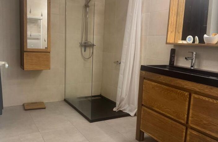 T4 de 125 m² plain pied  avec piscine et 600m² de jardin — photo 5