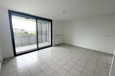 Appartement 3 pièces 886 €