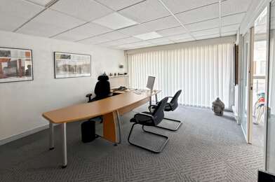 Bureau  424000 €