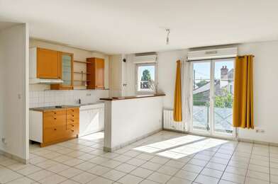 Appartement 3 pièces 704 €