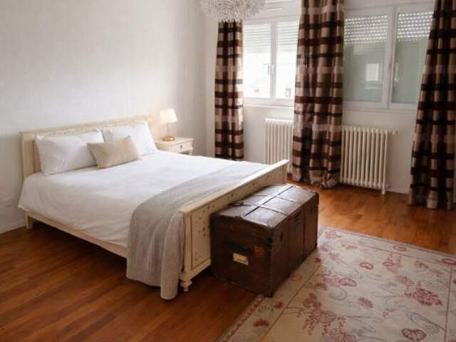 Maison de ville 150 m2 4 chambres + garage + parking + jardin 300m2 — photo du bien