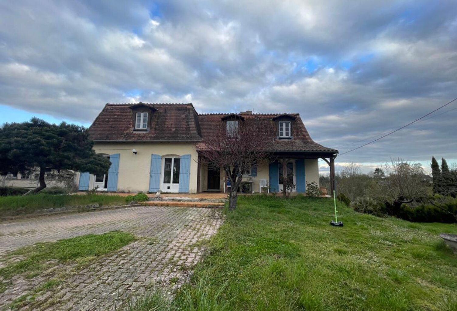 Maison   traditionnelle 7 pièce(s) 238 m2 — photo 1