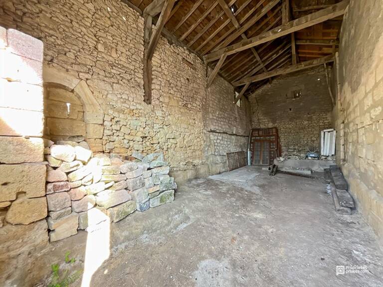 À vendre Grange à rénover avec permis accepté 101 m² - Val de Virvée — photo 1